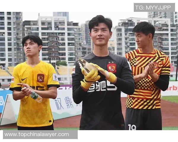 霍深坪紧急救援广州队展现团结精神与勇气的感人故事