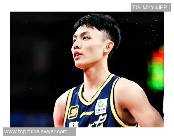 徐杰带领球队展开猛烈攻势全力争胜展现出色战术素养与团队协作精神