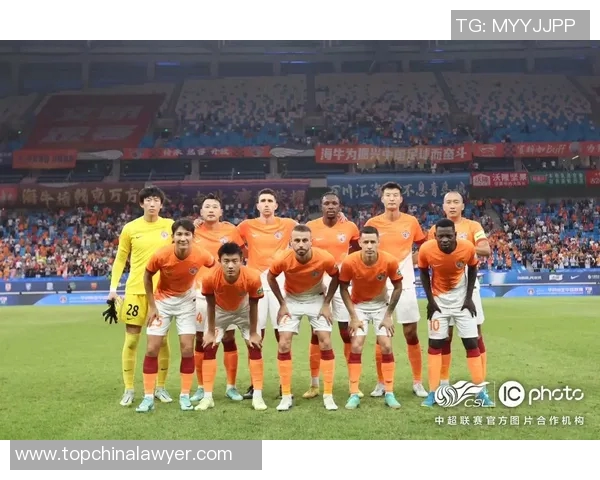 成都蓉城与青岛海牛激战正酣拜合拉木能否助力球队逆转胜局